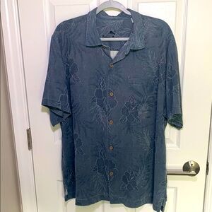 Tommy Bahama Blue Floral short sleeved Button-Up Shirt silk size XL